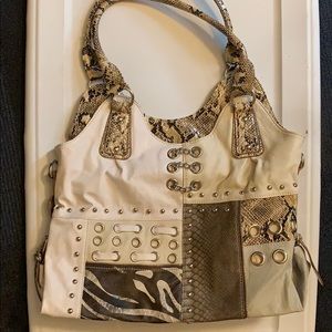 Handbag with wallet set.